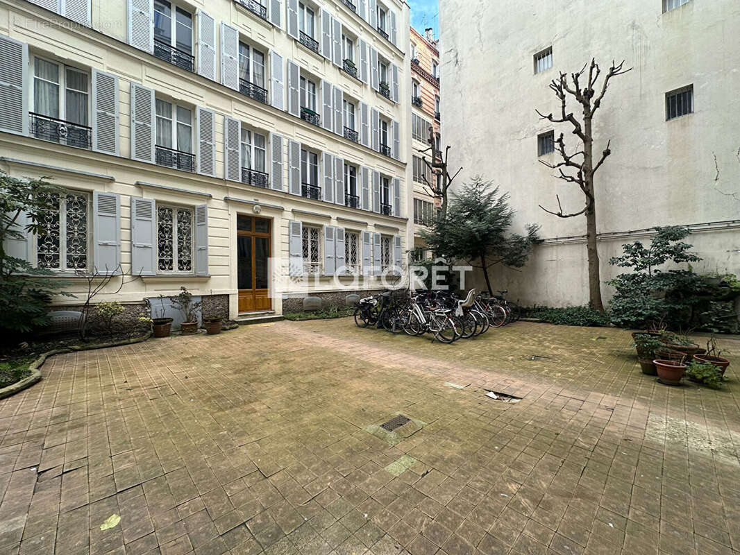 Appartement à PARIS-17E