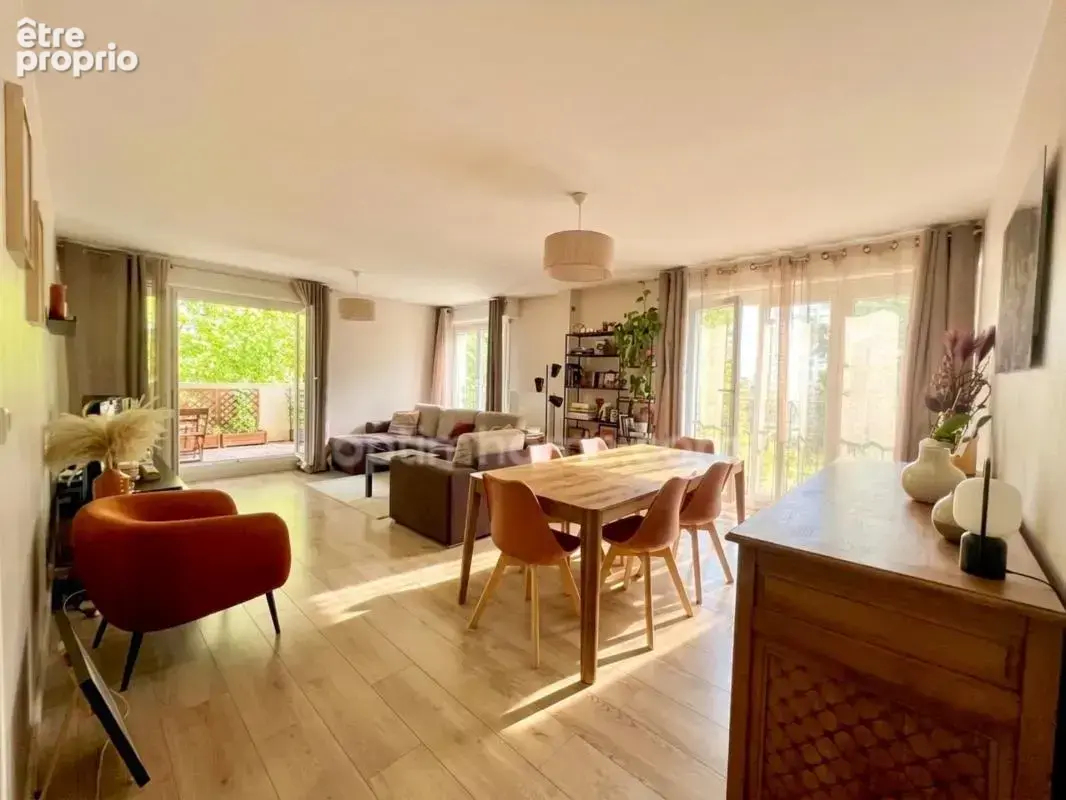Appartement à LE PLESSIS-BOUCHARD