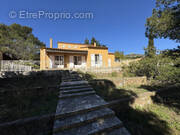 Maison à OPOUL-PERILLOS