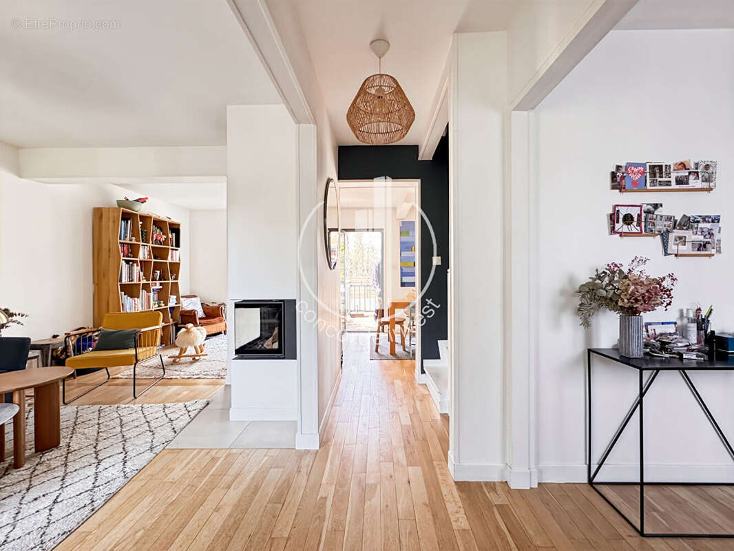 Maison à LA GARENNE-COLOMBES