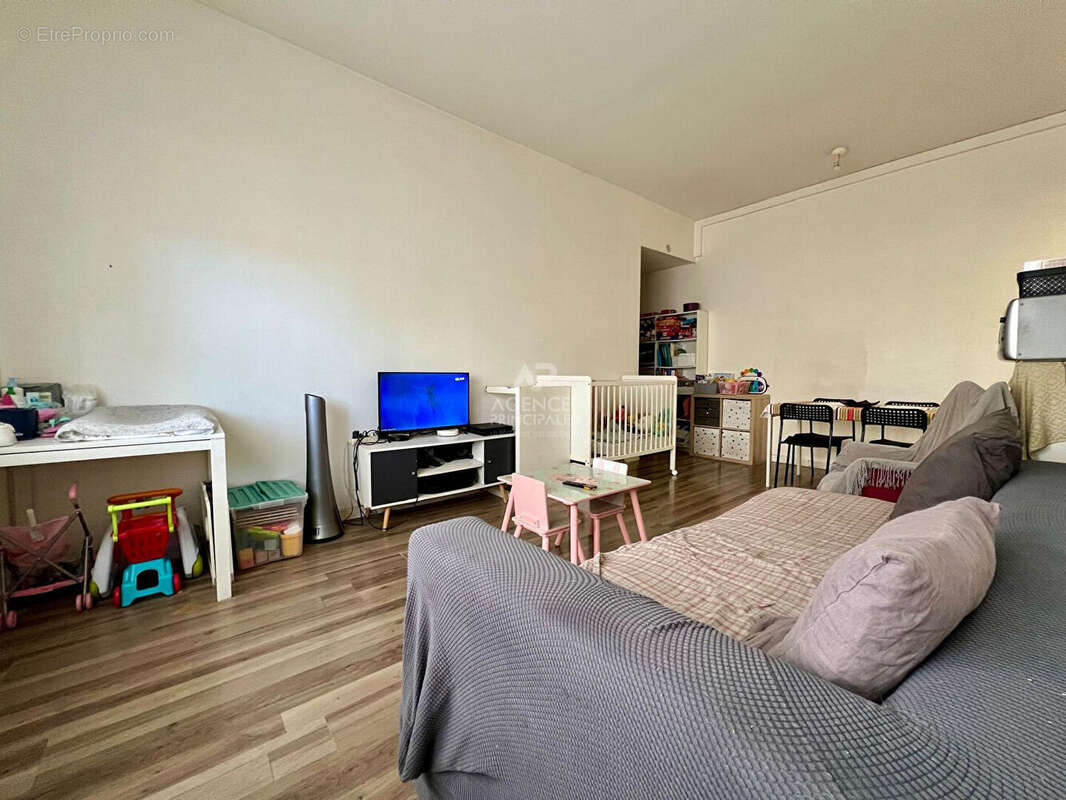 Appartement à HOUILLES