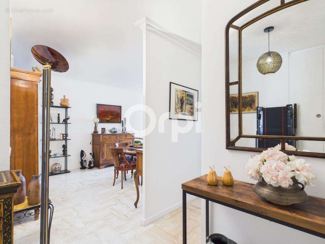 Appartement à MANDELIEU-LA-NAPOULE