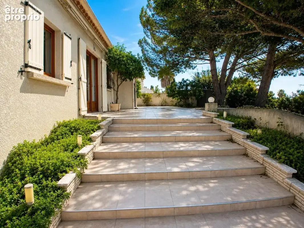 Villa méditerranéenne de plain-pied – 4 chambres – Studio indépendant – Piscine – Grand terrain arboré – - photo 1