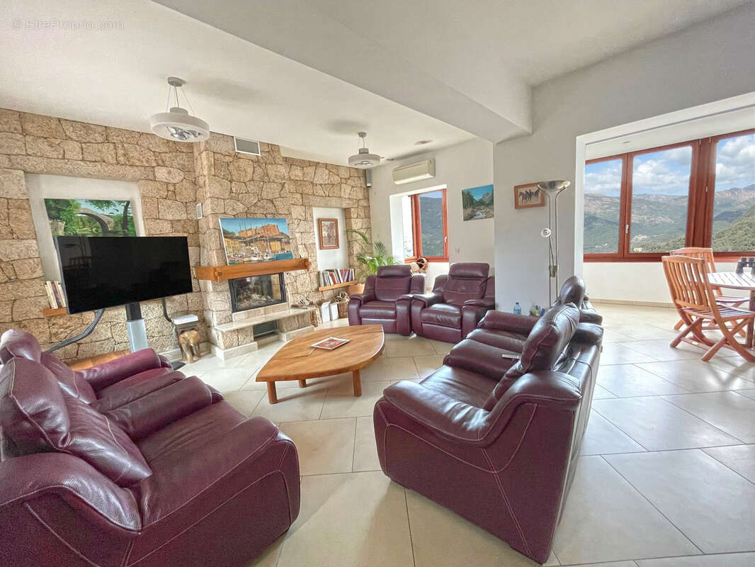 Maison à SAINTE-LUCIE-DE-TALLANO