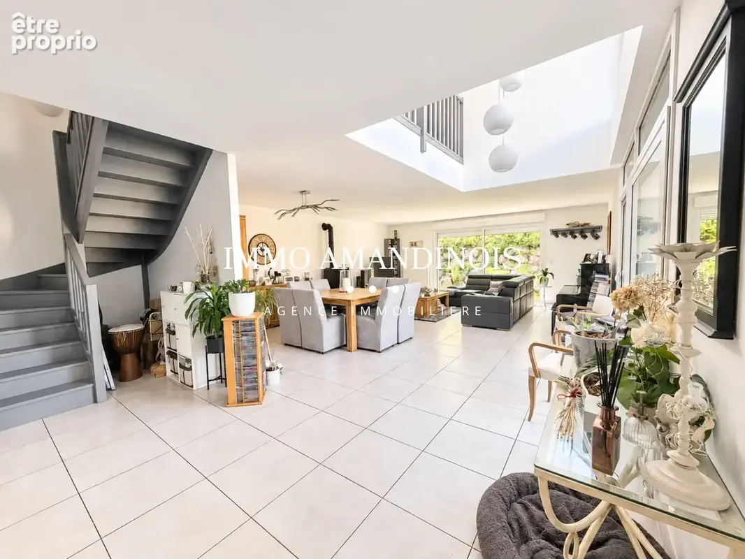 Pavillon familial en résidence, bâtie sur 610 m2. - photo 2