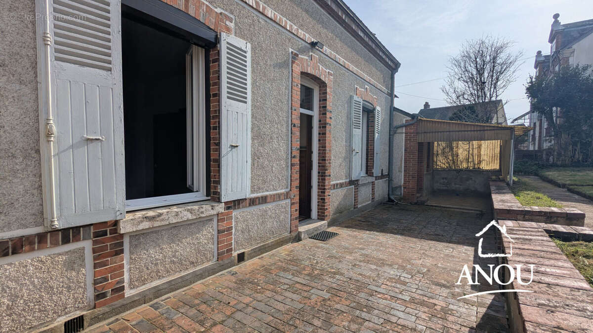 Maison à BROU