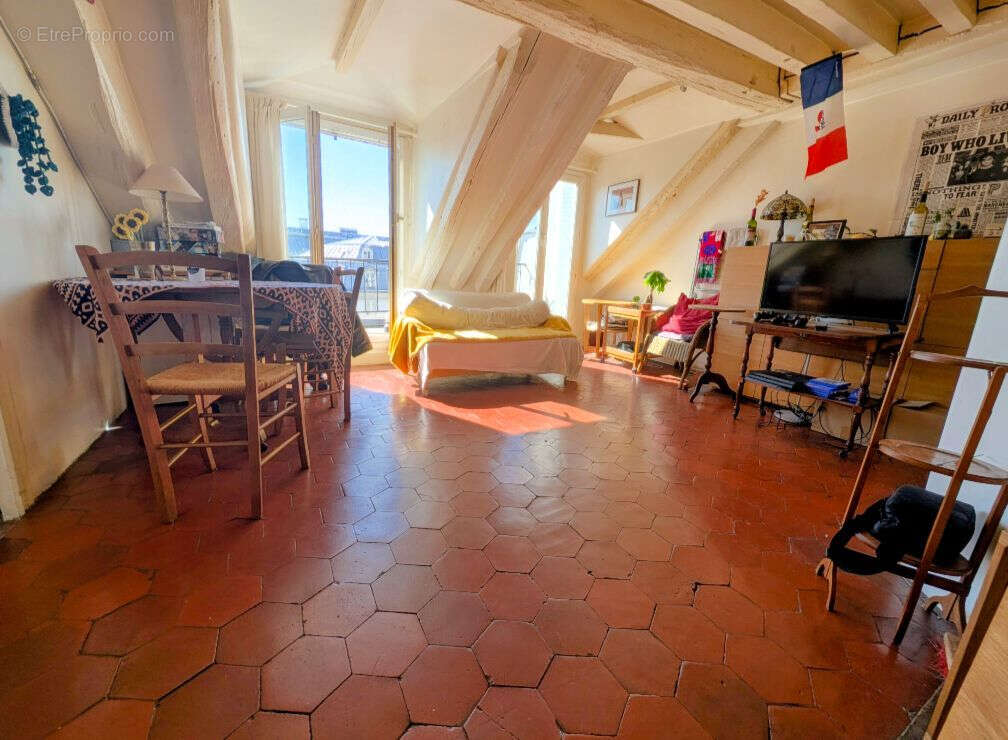 Appartement à PARIS-11E