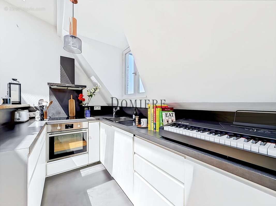Appartement à PARIS-17E