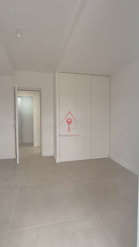 Appartement 54 m² à Marseille-5e  - photo 8