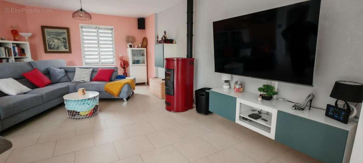 Maison à SAINT-GEORGES-DES-COTEAUX