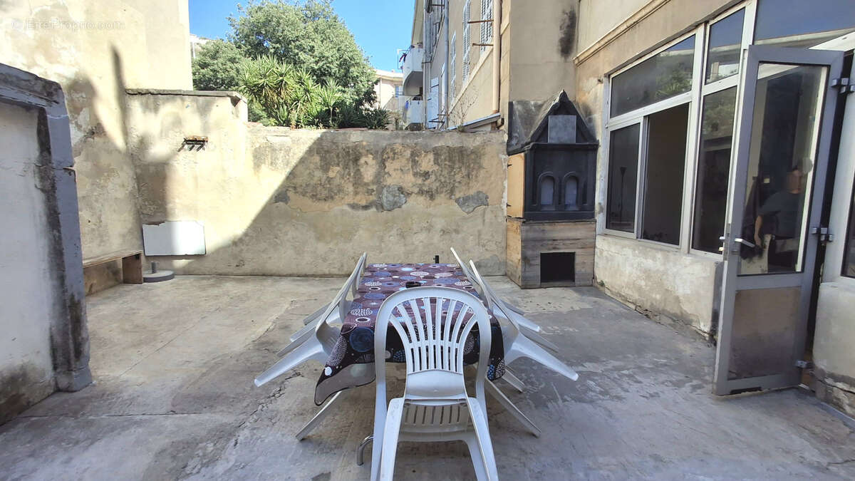 Appartement à MARSEILLE-3E