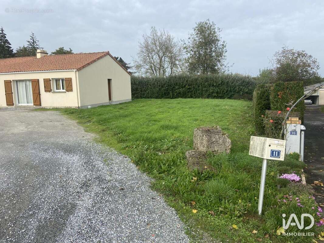 Photo 3 - Commerce à OUDON