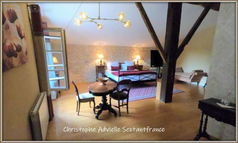 Ensemble immobilier, habitation 230 M2, 5 chambres d'hôtes, 2 gîtes, piscine sur 1 Ha - photo 10