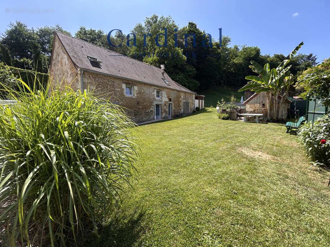 Maison à SAINT-GEORGES-DE-MONTCLARD