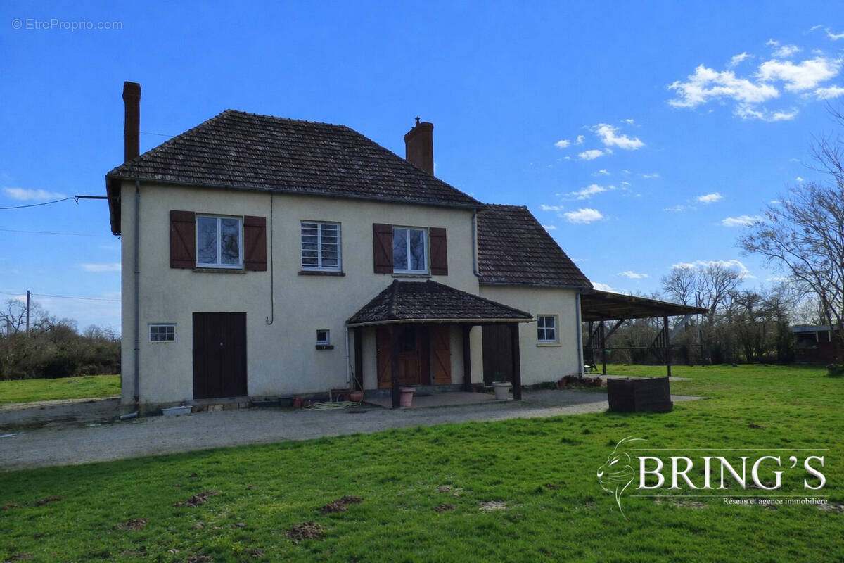 Maison à AUXAIS
