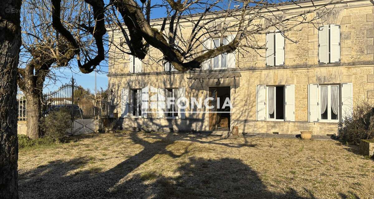 Maison à PRIGNAC