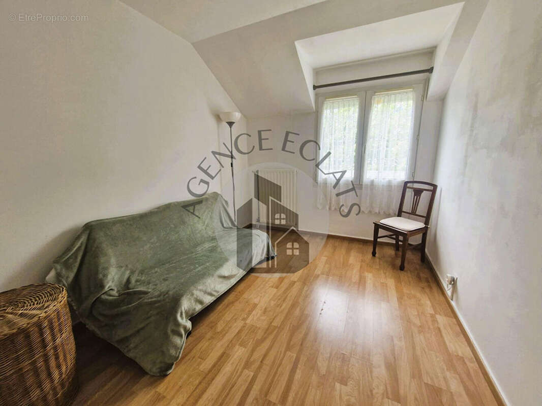 Appartement à BAILLY-ROMAINVILLIERS