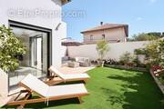 Maison à LE MUY