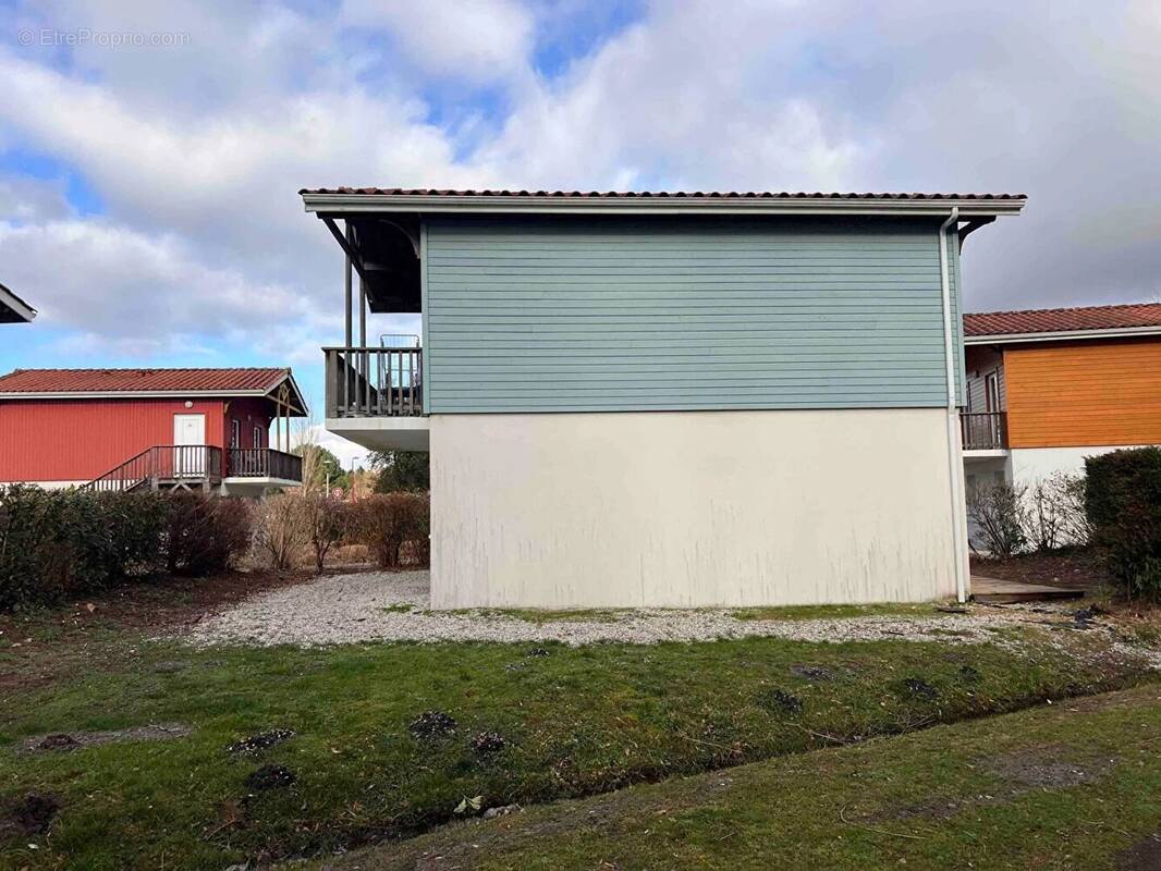 Appartement à PARENTIS-EN-BORN