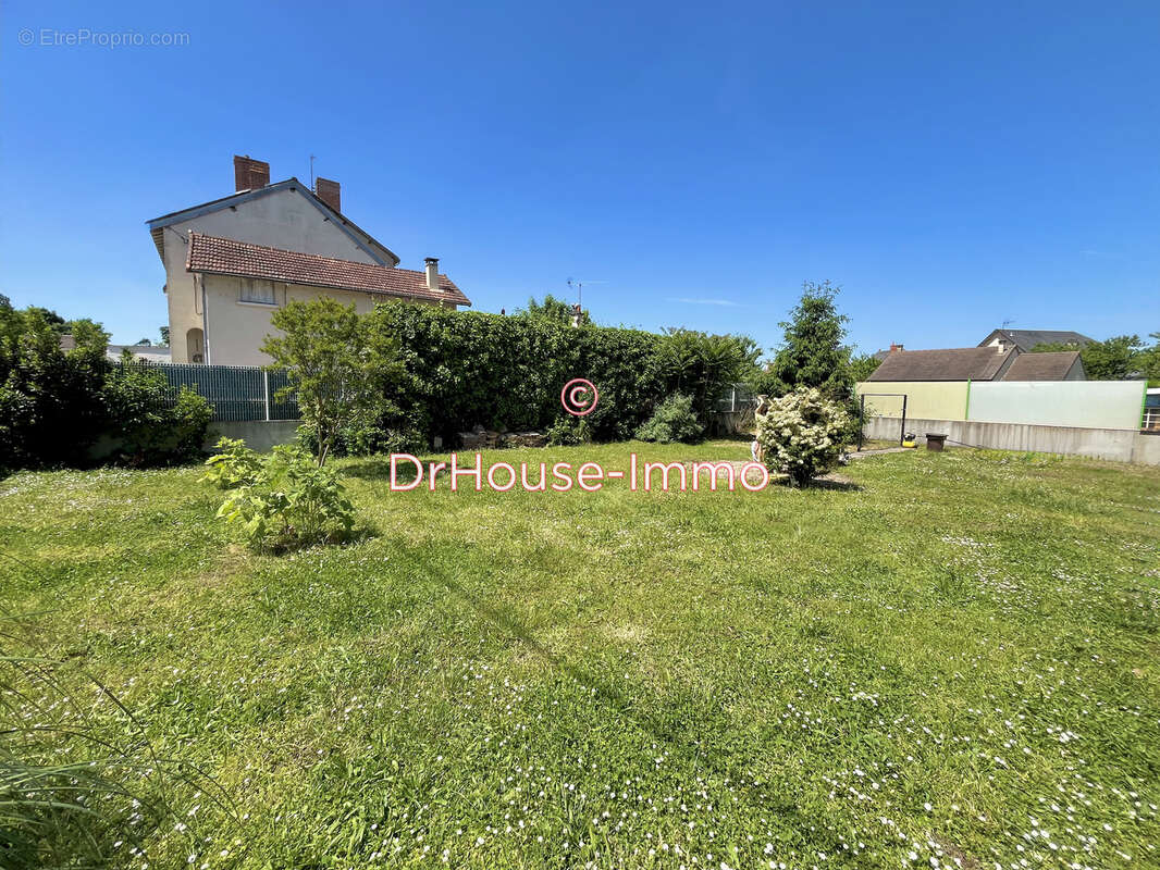 Terrain à CHATELLERAULT