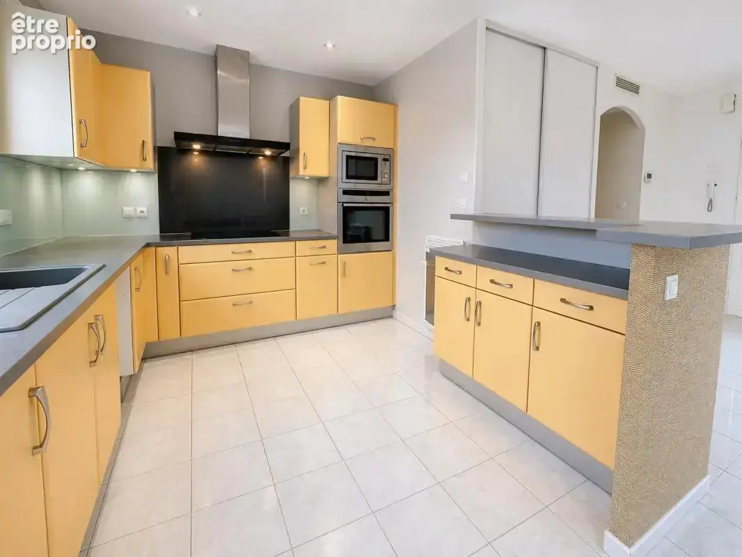 Maison de 5 pièces de 103 m² à Saint-Étienne-de-Tulmont - photo 3