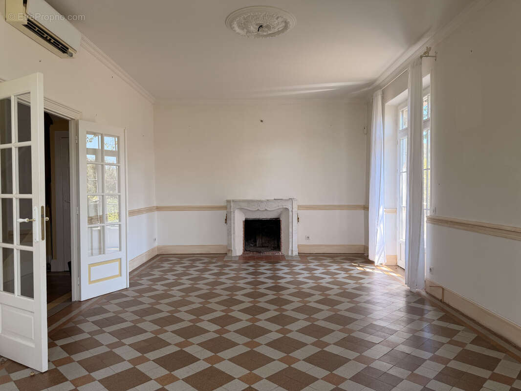 Maison de maître - T6 - photo 7