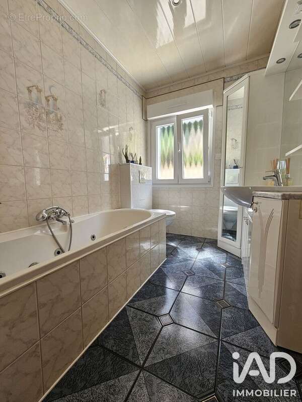 Maison 98 m² à Longwy  - photo 7