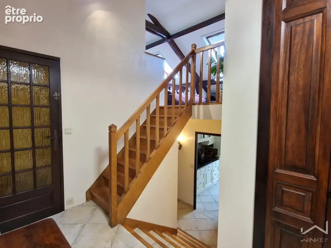 Magnifique Maison de 4 chambres - semi plein pied - très bon état générale - photo 17