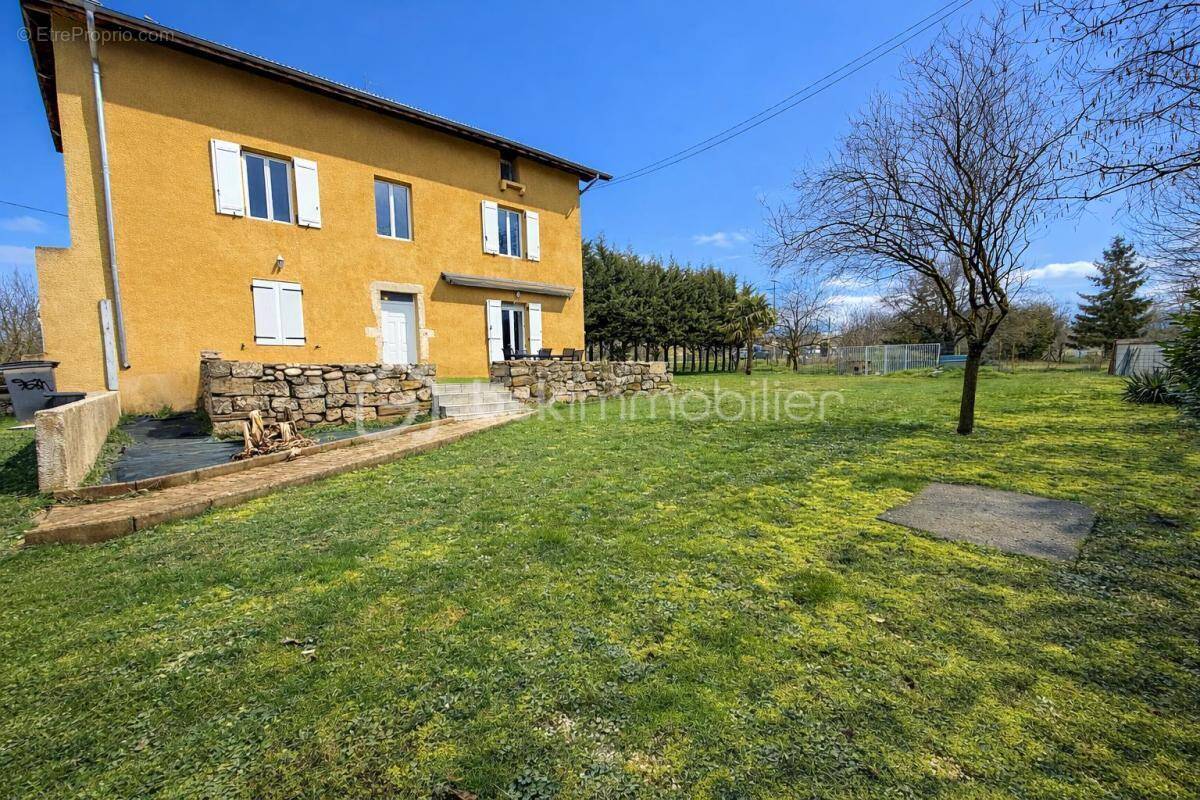 Maison à SAINT-HILAIRE-DU-ROSIER