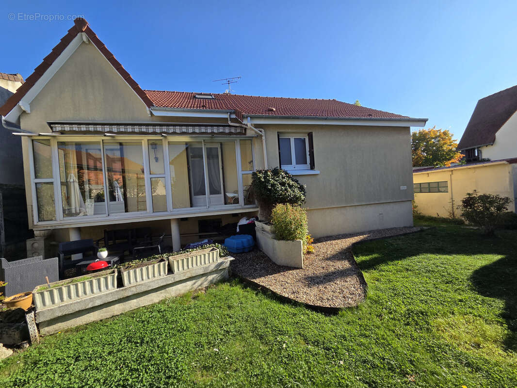 Maison à SAVIGNY-SUR-ORGE