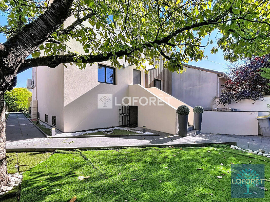 Maison à VIGNEUX-SUR-SEINE