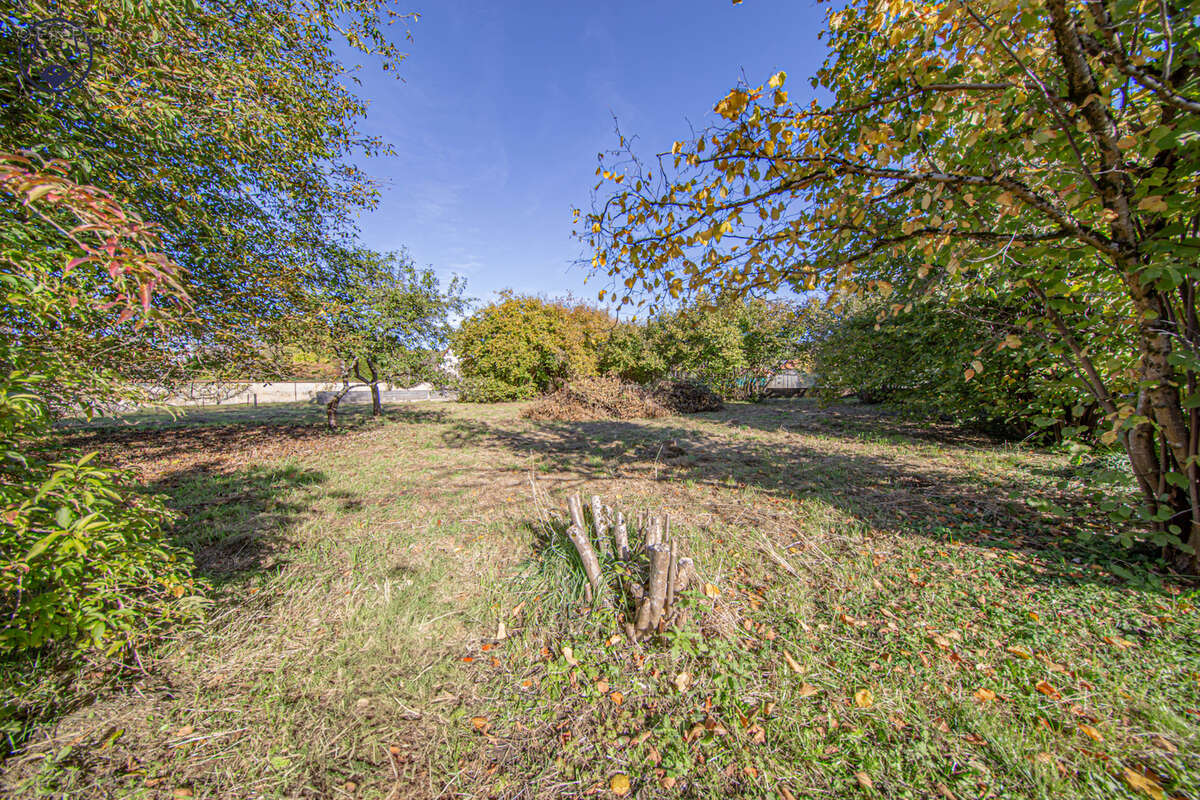 Terrain à COMMERCY