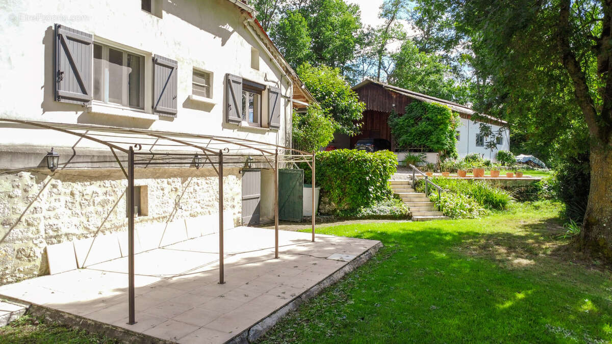 Maison à BAGAT-EN-QUERCY