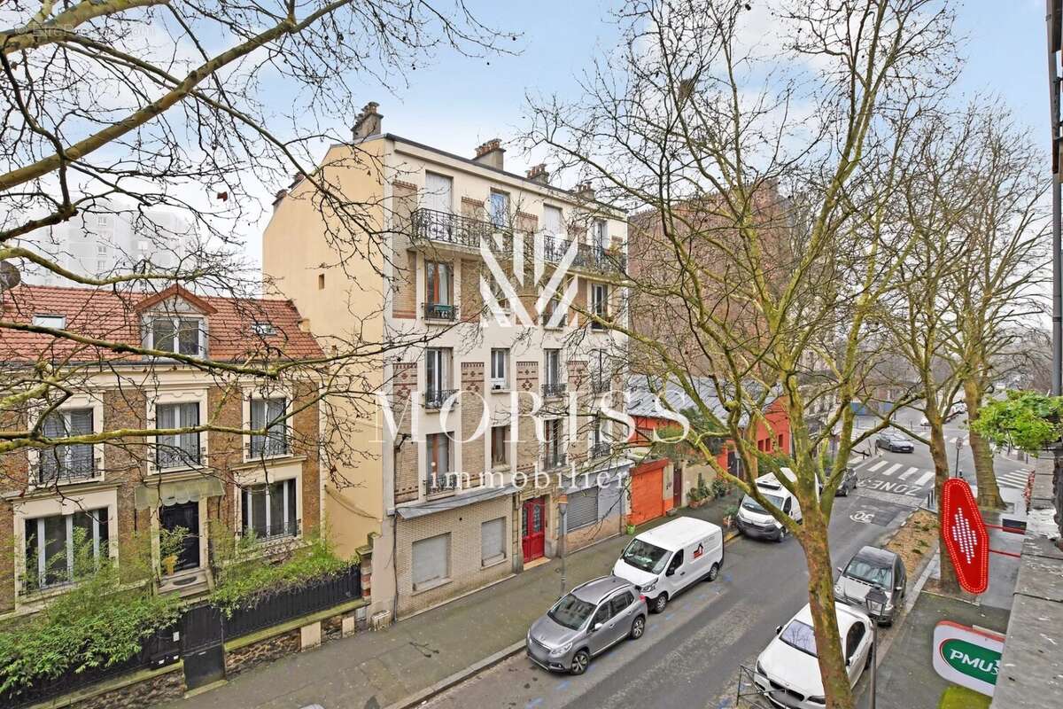 Appartement à LES LILAS