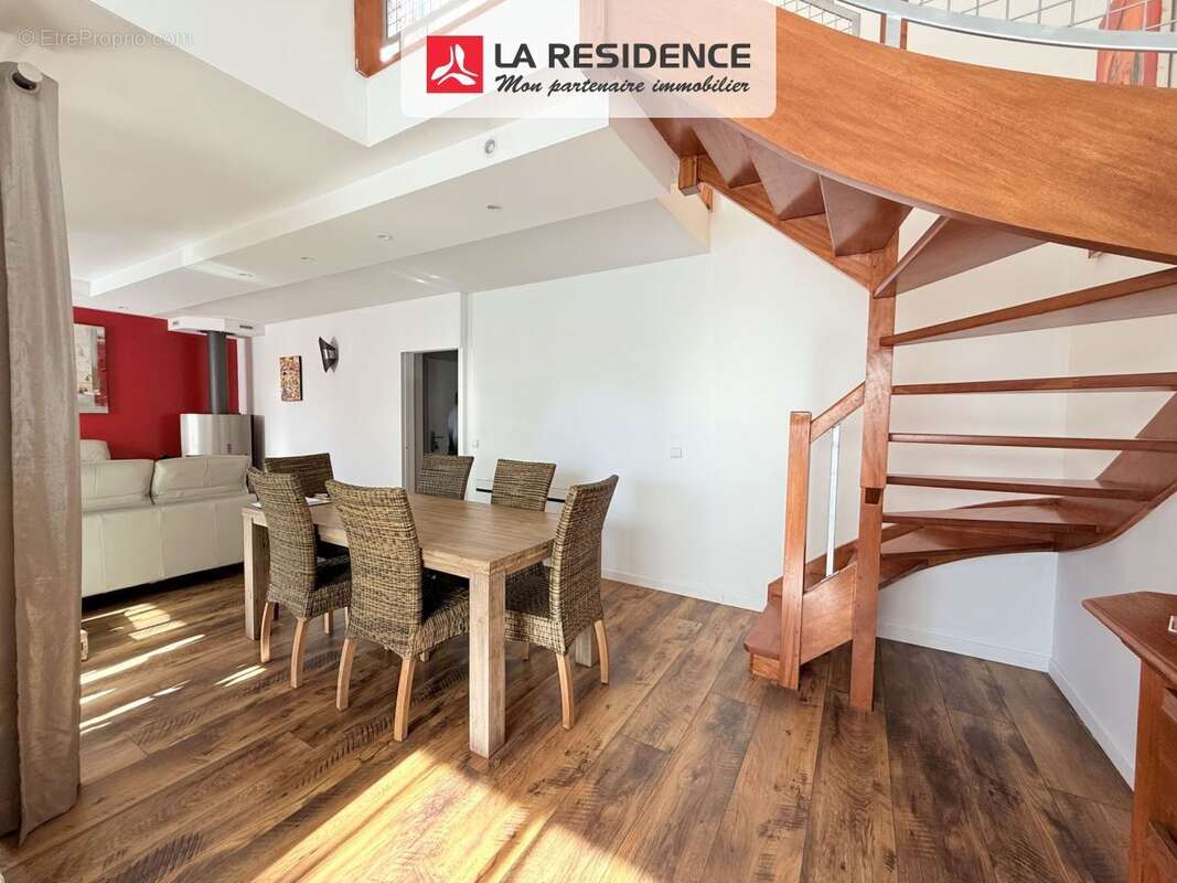 Appartement 98 m² à Velizy-Villacoublay  - photo 2