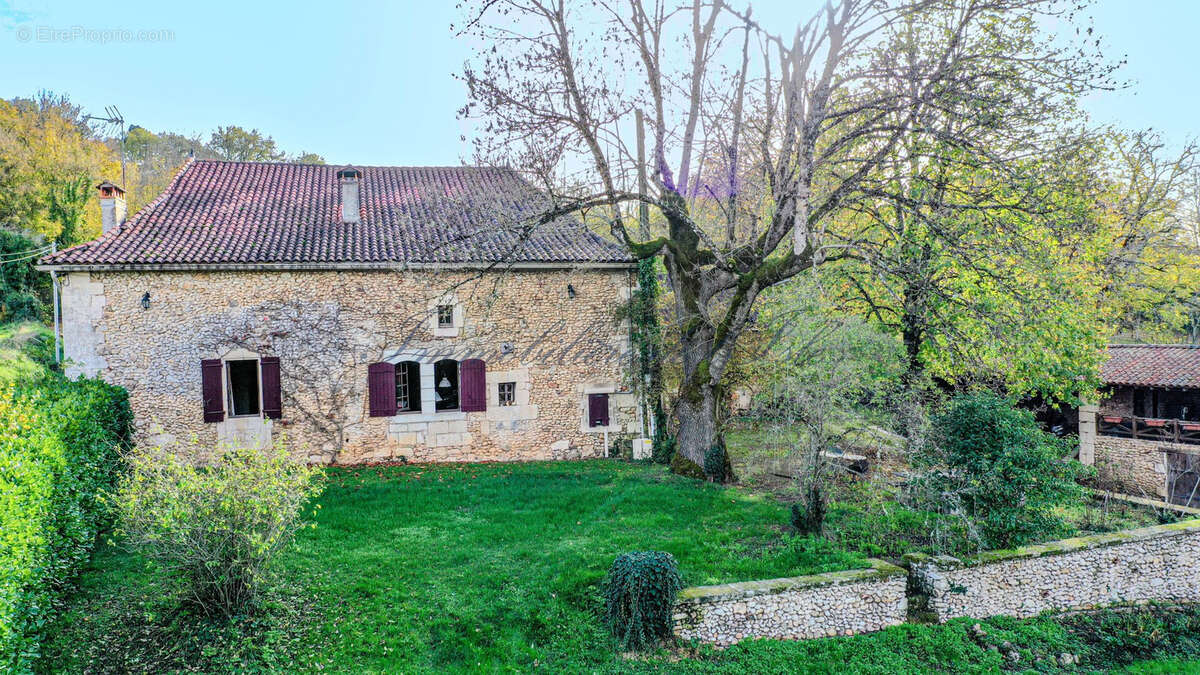 Maison à NEUVIC