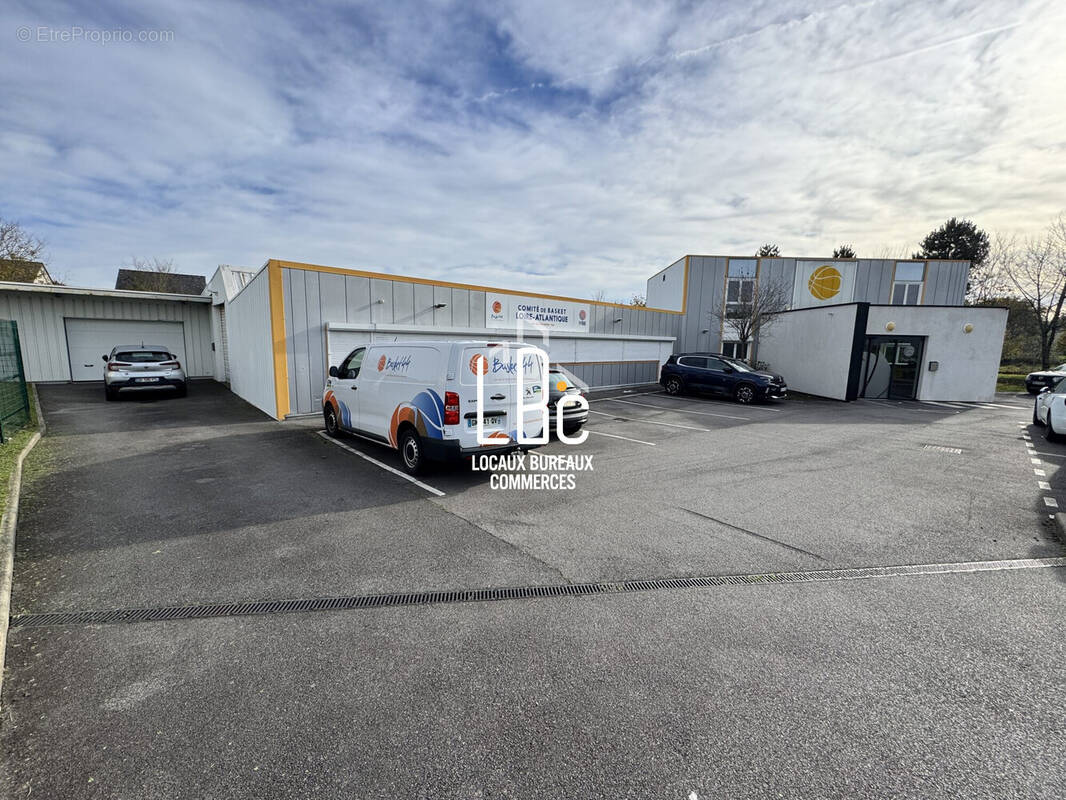 Commerce à SAINTE-LUCE-SUR-LOIRE