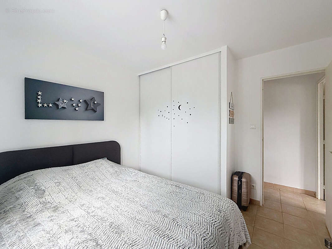 Appartement Villeneuve Les Avignon 3 pièce(s) 75.21 m2 TERRASSE + GARAGE - photo 9