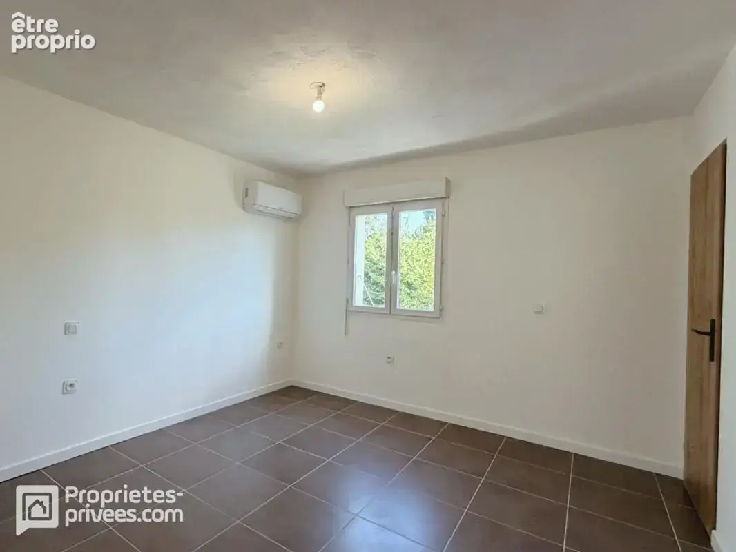 Ensemble immobilier : Maison de rapport et Terrain constructible - Potentiel locatif proche de 10% - LE PONTET - photo 16