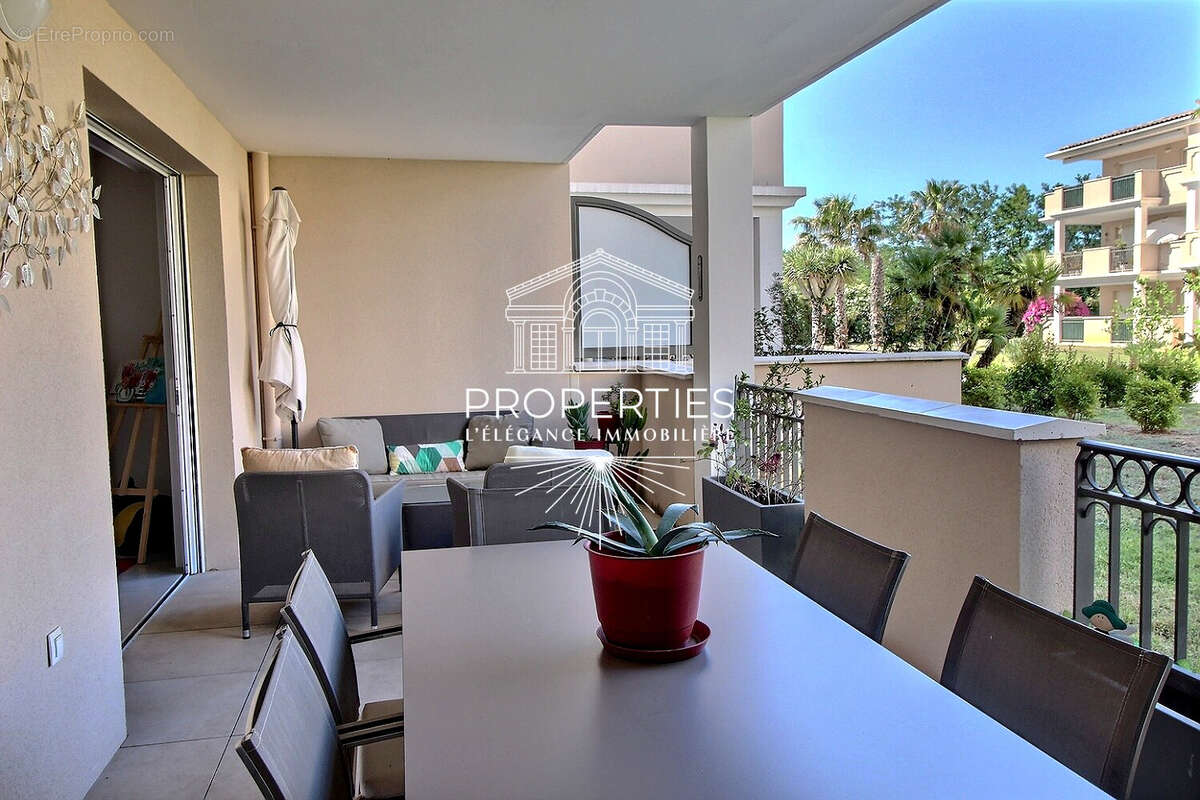 Appartement à BORMES-LES-MIMOSAS