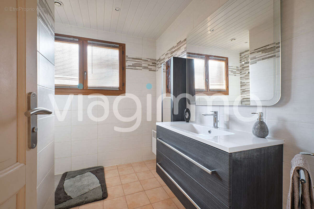 Maison à CRANVES-SALES