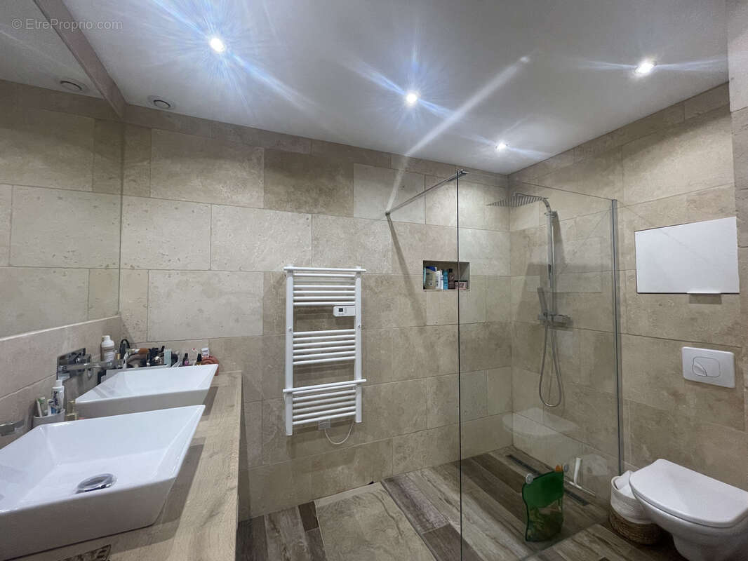 Appartement à LA CRAU