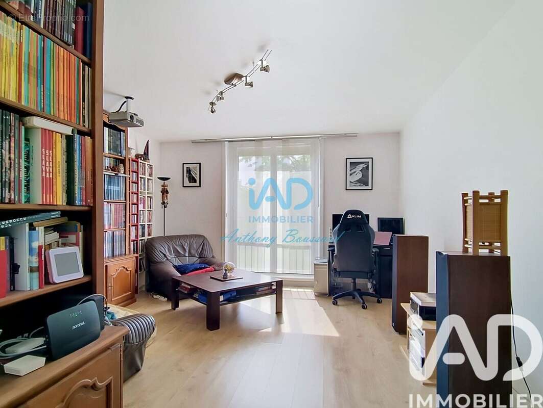Photo 3 - Appartement à SAINTE-GENEVIEVE-DES-BOIS