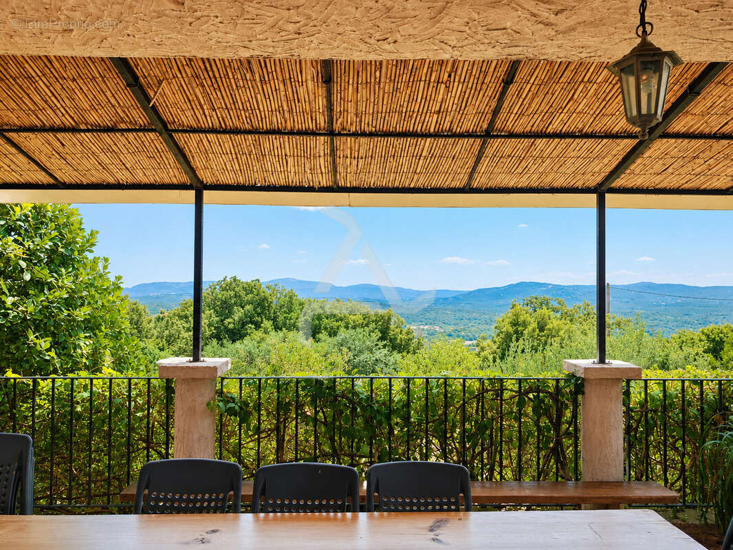 Appartement en duplex t5 de 152 m2 dans petite copropriété de charme à 20min de porto-vecchio - photo 13
