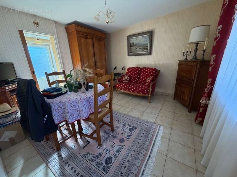 Maison à SAINT-SAUVEUR-LENDELIN