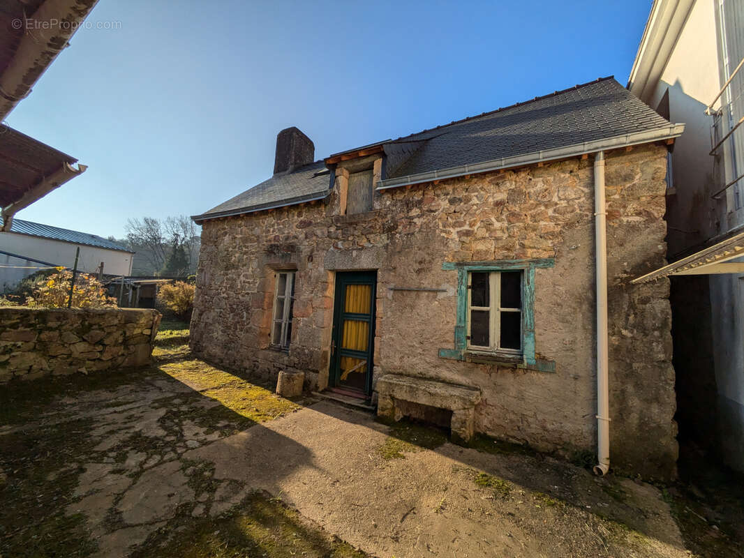 Maison à CLEGUER