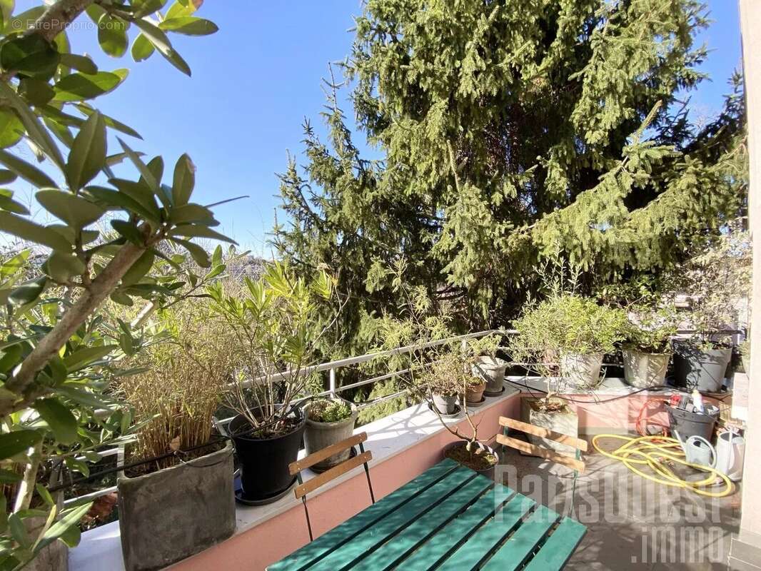 Appartement à VILLE-D'AVRAY