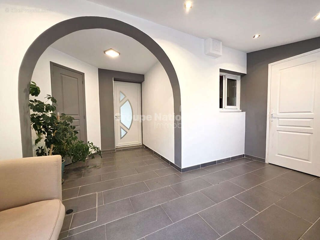 Maison à SAINT-CHAMAS