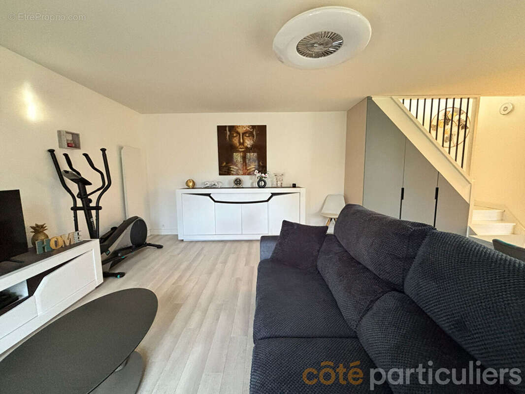 Appartement à ONET-LE-CHATEAU