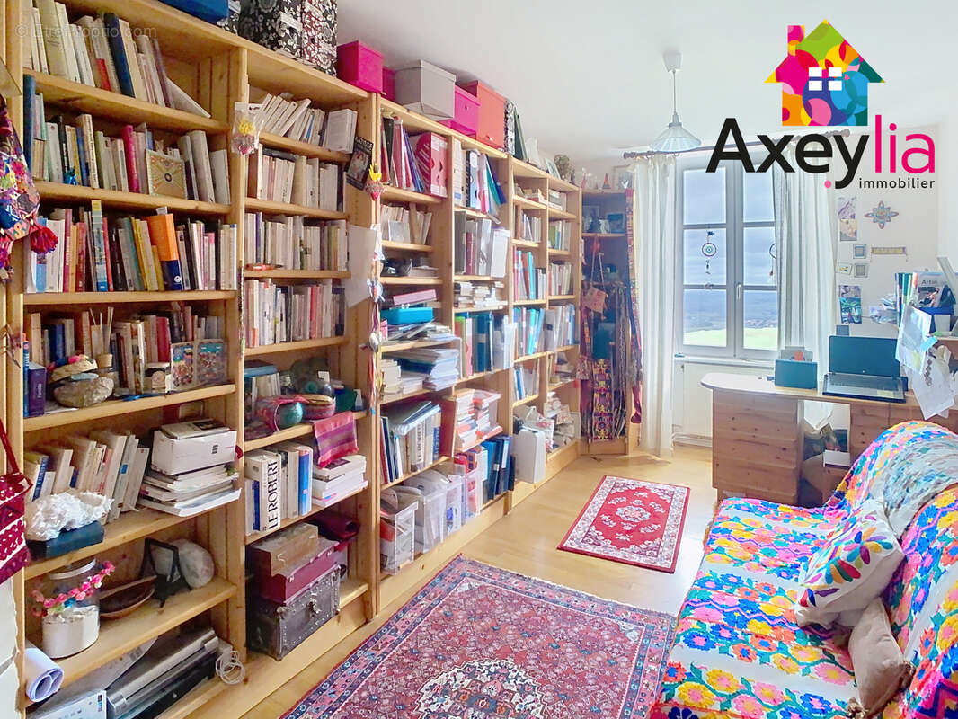 Maison à SAINT-JEAN-SAINT-MAURICE-SUR-LOIRE